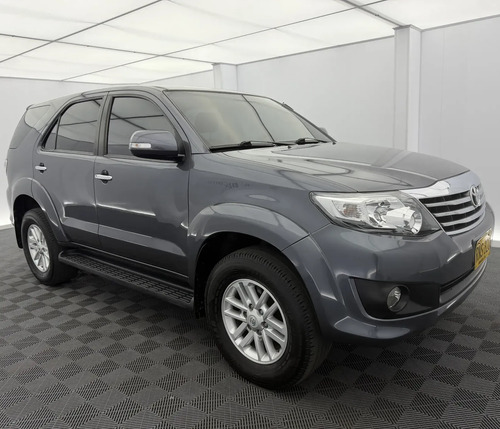 Toyota Fortuner 2.7L 4X4 At