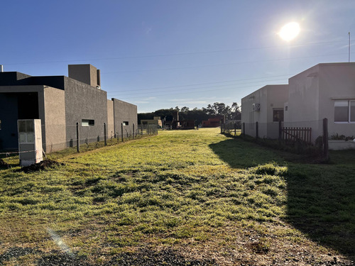 Terreno En Venta Pueblo Esther Barrio Cerrado Brisanova 300 M2 Lote 18 Gas Natural Habilitado