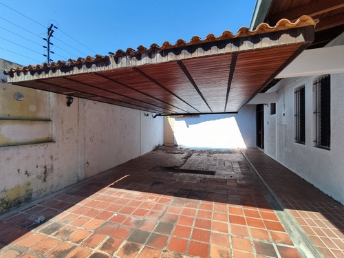 Imagen 2 de 10 de Gran Casa Para Uso Comercial