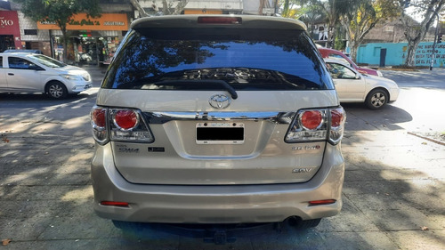 Imagen 6 de 15 de Toyota Sw4 3.0 At 7 As 2013 Durzo Automoviles