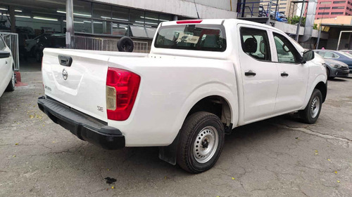 Nissan NP300 2.4 Doble Cabina Se Aa Pack Seg Mt