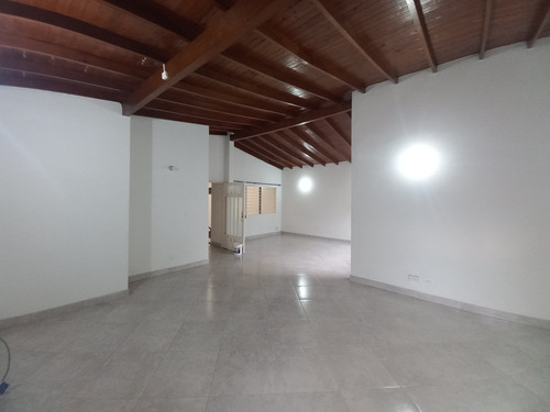 Casa En Arriendo Ubicada En Medellin Sector Calasanz (23443).