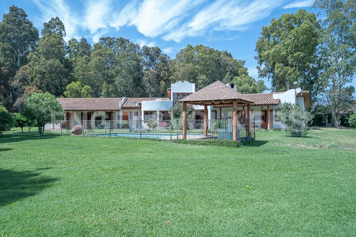 Imagen 3 de 20 de Casa Estilo Mexicano Colonial En Isla De Maipo