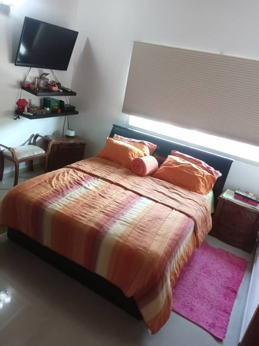 Ligia Guardia Vende Town House En Conj. Res. Las Trinitarias, San Diego. Plth-254