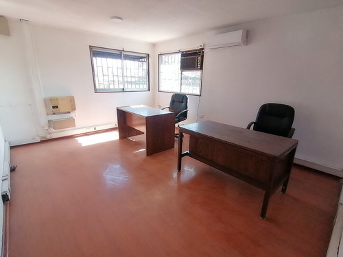 Bodega Comercial / Segura Con Excelentes Accesos