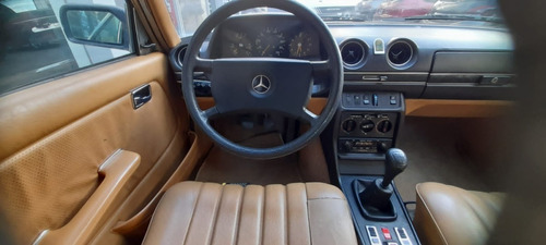Imagen 10 de 18 de Mercedes Benz 250 4p 1979