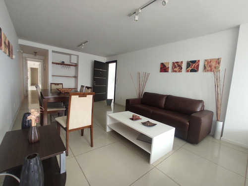 Venta Apartamento 3 Dormitorios, Con Patio Y Barbacoa. Malvin.