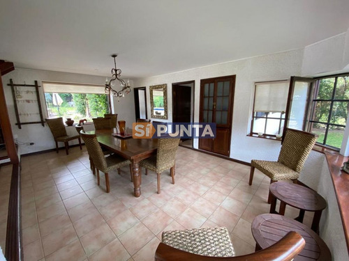 Imagen 3 de 30 de Espectacular Casa En Lugano 5 Dormitorios 4 Baños