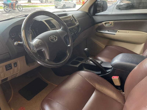 Imagem 10 de 12 de Toyota Hilux Sw4 Sr 2.7 2015 4x2