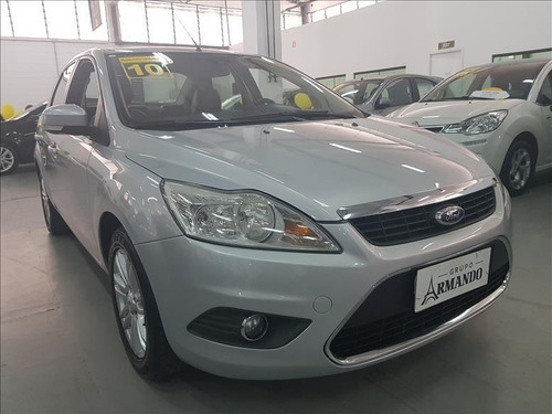 Ford Focus 2.0 Ghia Sedan 16v
