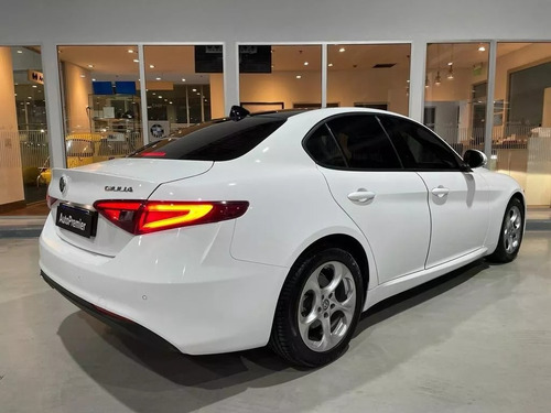 Alfa Romeo Giulia 2.0 200cv 200 Distinctive
