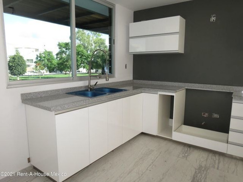Imagen 9 de 14 de Lomas De Juriquilla Casa En Venta De Tres Niveles Y 222 Mts2! Qh
