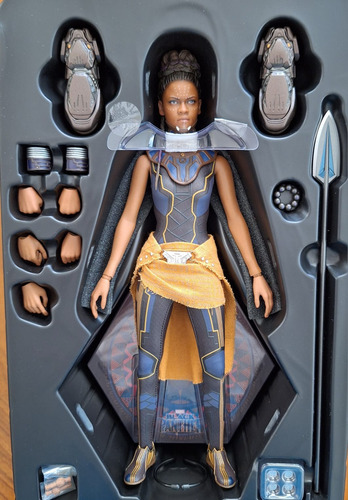 Black Panther Shuri Hot Toys Mms501 Marvel 1/6 Seminueva