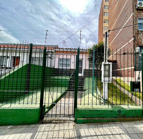 Jose Batlle Y Ordóñez Yd. Acosta. Sobre.casa 3 Dorm. Cochera