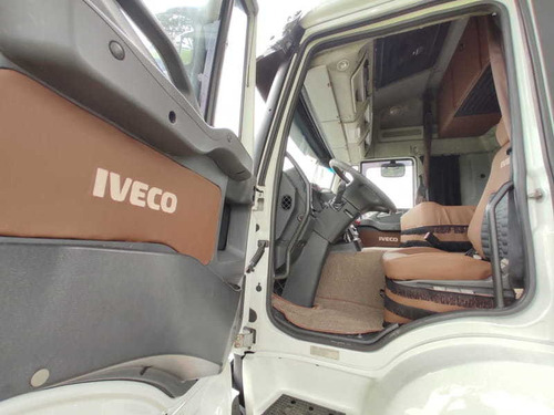 Imagem 9 de 14 de Iveco 400 6x2 Trucado Ano 2014 Automatico Teto Alto C/ Rodas