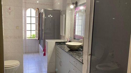 Imagen 13 de 24 de Excelente Chalet, 4 Amb., Ideal Para Familia Ramos Mejía