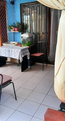 Casa En Venta De 3 Dorm. En Peñalolén
