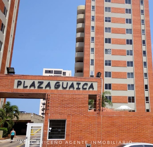 Apartamento En Plaza Guaica Lechería 