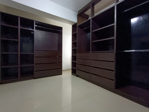 Apartamento Dinastia 3, Av Bolívar, Lechería