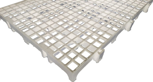 32 Pisos Plastico Branco Estrado Plast 50x25cm Multi Canil