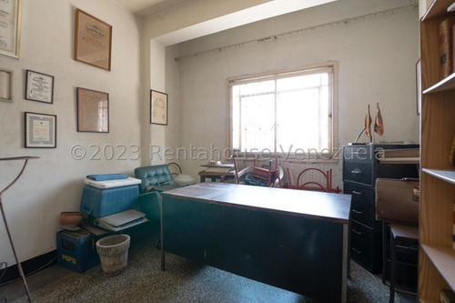 Venta De Excelente Edificio En Los Rosales Cl Mls 25-17023
