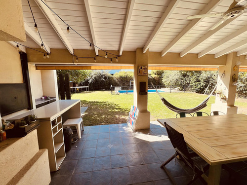 Venta Casa En Cadaques (funes Hills)