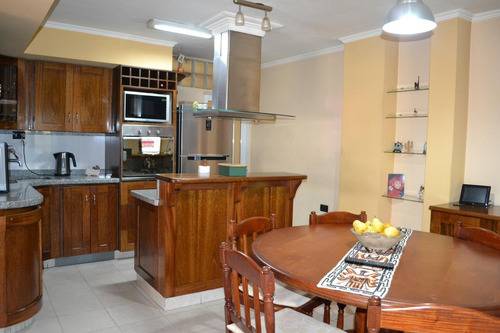 Imagen 8 de 29 de Casa En Esquina De Categoría En Venta - Moreno Centro, Gba Oeste. ¡única!