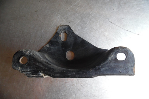 Base Soporte Caja Tsuru Delantero Izquierdo 2000 Std A#41 (Usado)