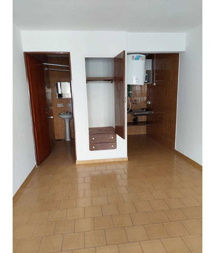Imagen 8 de 13 de Monoambiente En Venta Sobre Santa Rosa Y Neuquen, Alberdi.