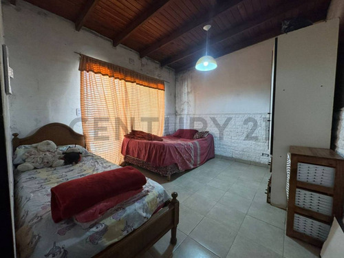 Venta De Ph Interno 3 Ambientes Con Patio Y Cochera Sobre Calle Andres Baranda N°4122 Entre L...