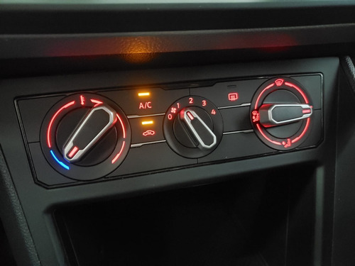 Imagem 5 de 15 de Volkswagen Virtus 200 Tsi Comfortline (flex) (aut) 2019 2020