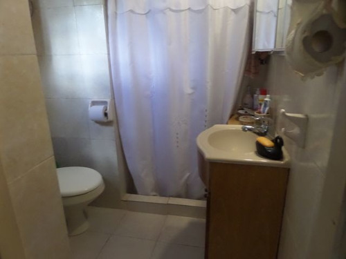 Solido Chalet Mas Apartamento En Excelente Punto