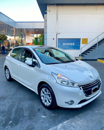 Peugeot 208 1.6 Allure Touchscreen 2014
