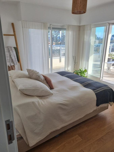 Imagen 15 de 20 de Apartamento -pent House, Av Italia Y Santa Monica , 1 Dormitorio Con Gge , 44 M2 95 M2 Terrazas !!