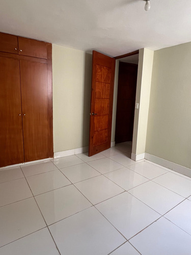 Apartmento En Alquiler En La Urbanizacion Fernandez