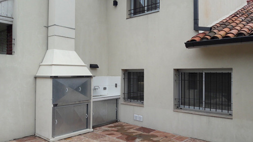 Imagen 9 de 28 de Chalet 6 Ambientes - Los Troncos - Mendoza 3800 - Esquina