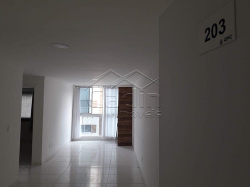Imagem 1 de 10 de Apartamentos - Ref: V681