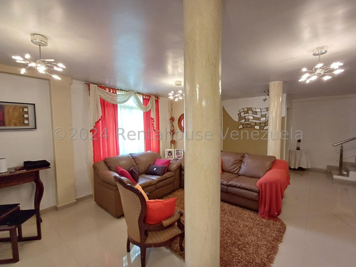 Venta De Townhouse En Villas Geicas Maracay Aragua 24-19067 Irr
