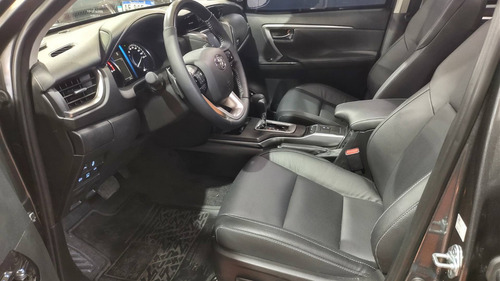Imagen 9 de 15 de Toyota 2022 Hilux Sw4 Tdi Srx Aut L/21 Blindado Rb3
