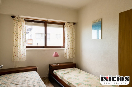 Departamento Mar De Ajó: Buenos Aires 15 Esquina Costanera - C324