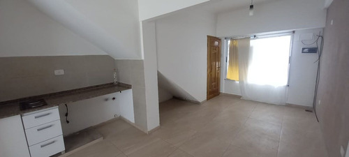 Monoambiente En Planta Baja Con Patio.