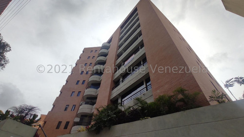 Amplio Apartamento A Estrenar En Venta Montecristo, Caracas, Conjunto Residencial Nuevo Cuenta Con Jardines Y Piscina 22-6250