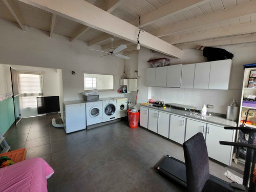 Imagen 17 de 19 de Triplex C/ Coch Y Pileta Climatizada, Impecable! En Venta!