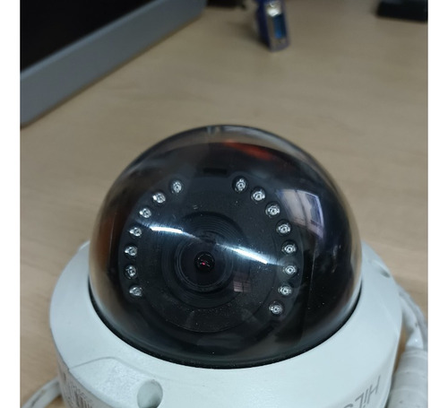 Cámara Tipo Domo Ip 2mp Hilook 30mts Ir Lente2.8mm Ipc-d121h (Usado)