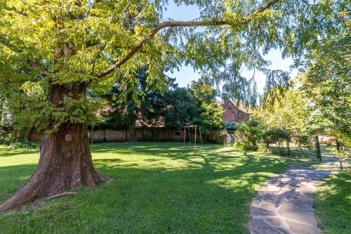 Imagen 17 de 30 de Venta / Alquiler - Imponente Casa En La Lucila Partido De Vicente Lopez - A Metros Del Río