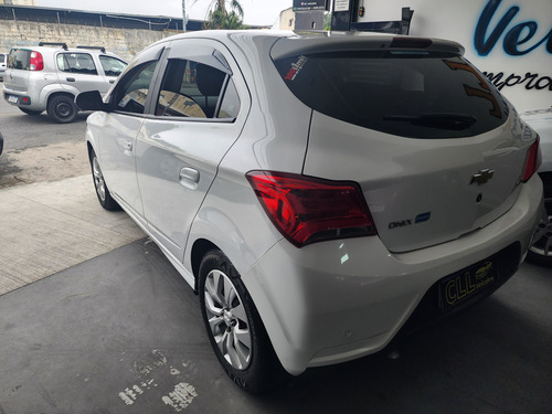 Chevrolet Onix 1.4 Lt 5p