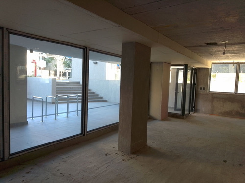 Local N°3 En Duble Almeyda A Dos Cuadras Del Metro L3 Ñuñoa