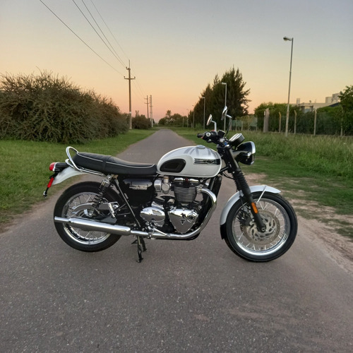 Triumph Bonneville T120 Diamond