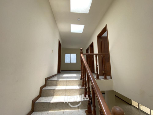 Casa En Jardín Real, Zapopan Con 4 Recámaras, 200 M², Id: 153778