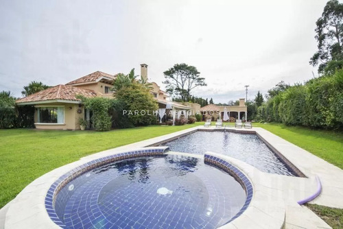 Casa En Venta De 4 Dormitorios En Beverly Hills, Punta Del Este.